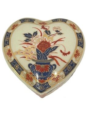 Vintage Imari Ware Porcelain Heart Shaped Lidded Trinket Jewel Box Floral Japan